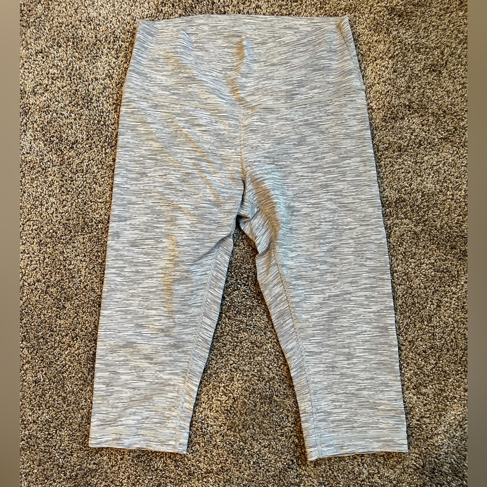 Lululemon cropped leggings sz 10 NWOT 17” wunder